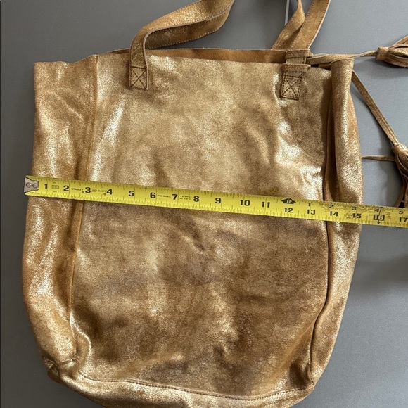 Shiraleah metallic gold leather bag - Picture 8 of 10